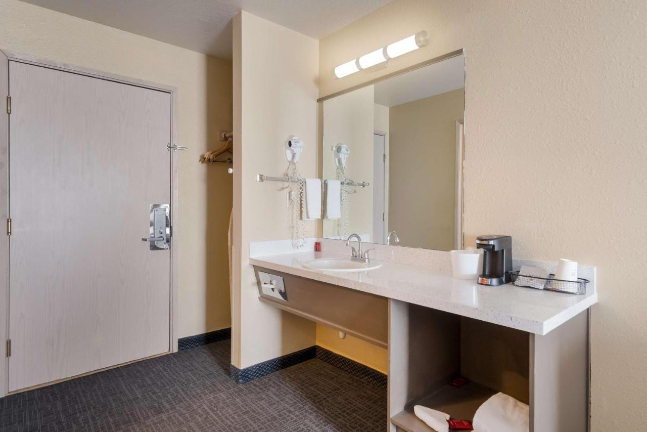 Surestay Hotel By Best Western Wells Exterior photo